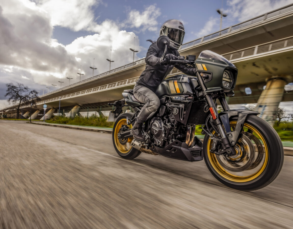 SUZUKI INTRODUCEERT DE GSX-8T EN GSX-8TT 5 Suzuki 800TT T 1988 MVM Motoren
