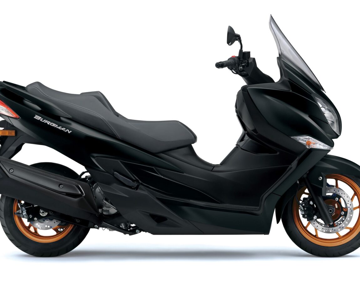 Nieuwe kleuren en prijsstelling voor de Burgman 400 3 AN400AM6 YKV Right MVM Motoren