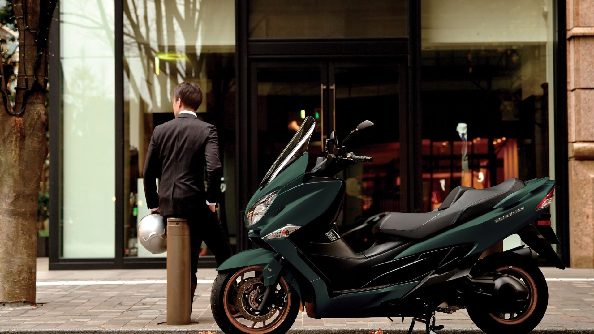 Nieuwe kleuren en prijsstelling voor de Burgman 400