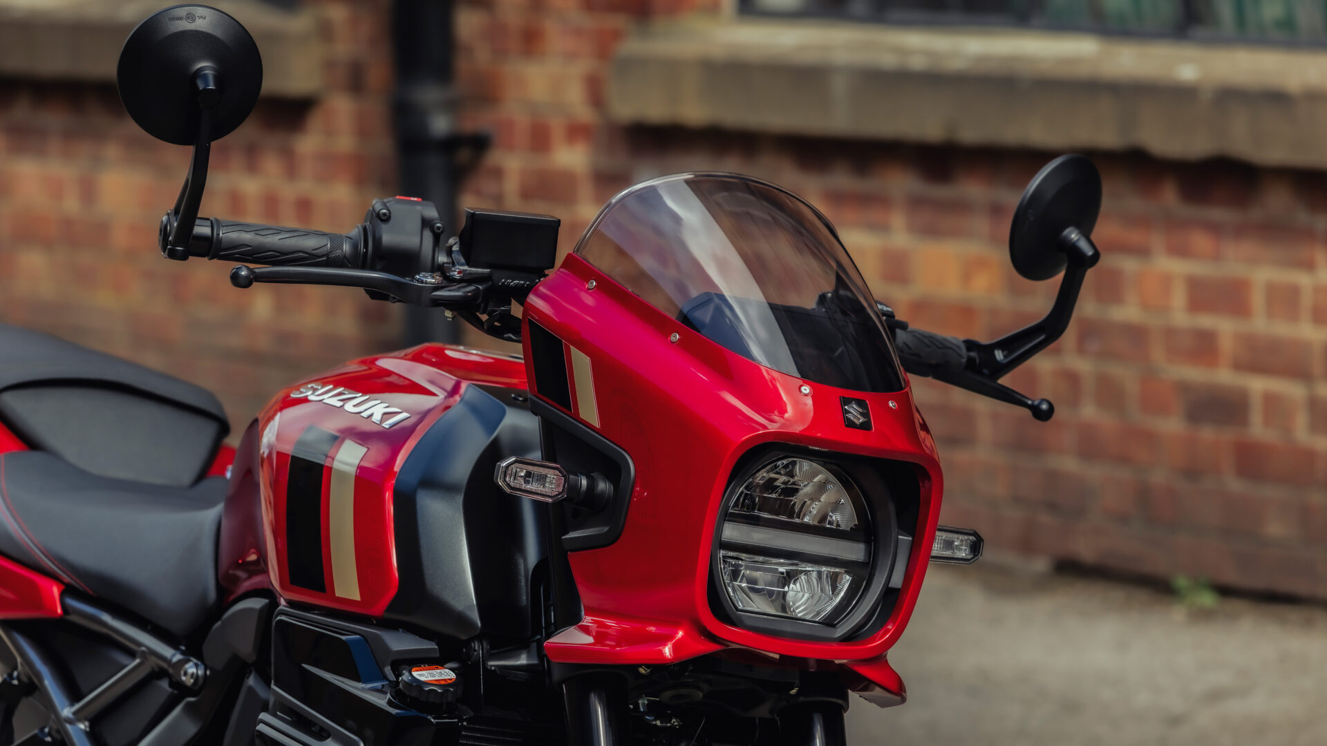 KLEURUPDATE VOOR 2027 SUZUKI GSX-8T EN GSX-8TT