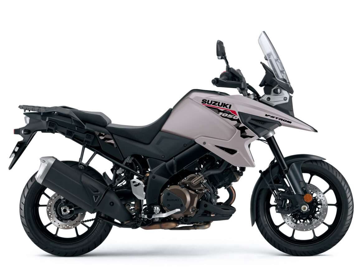 Suzuki V-Strom 1050 en 1050DE in het nieuw! 2 DL1050RRM7 Q2A right MVM Motoren